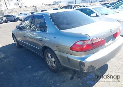 2000 Honda Accord 3.0 Ex из США, поврежденный, VIN 1HGCG1652YA083617